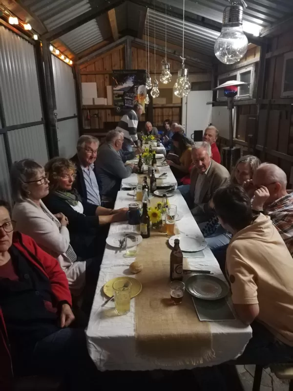 der Posaunenchor bei der Brotzeit in gemütlicher Runde